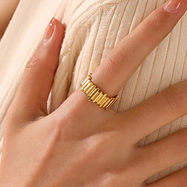 Contemporary Adjustable Gold-Plated Finger Ring